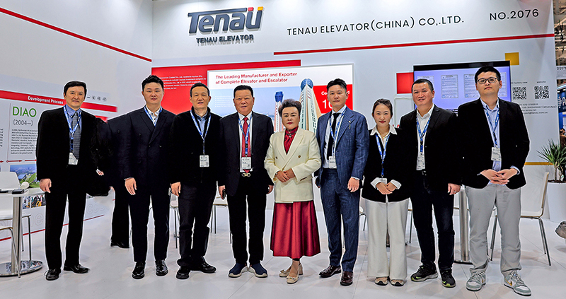 Varme gratulasjoner til TENAU ELEVATOR (CHINA) Co., Ltd. styreleder Kunfa Bo, president Aizhu Yang, direktør for oversjøisk markedsføring Congcong Sun og andre avdelingsrepresentanter for å delta på Elevator International Expo i Augsburg, Tyskland